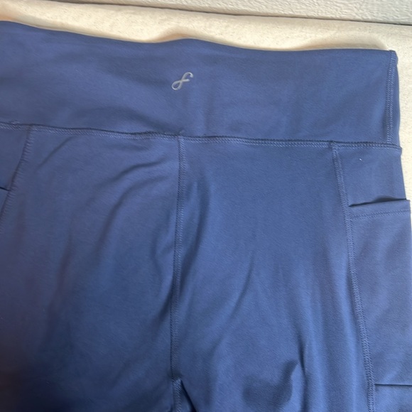 Freely High-Waisted Leggings – Women’s XL – Near Perfect Condition! - Picture 6 of 7